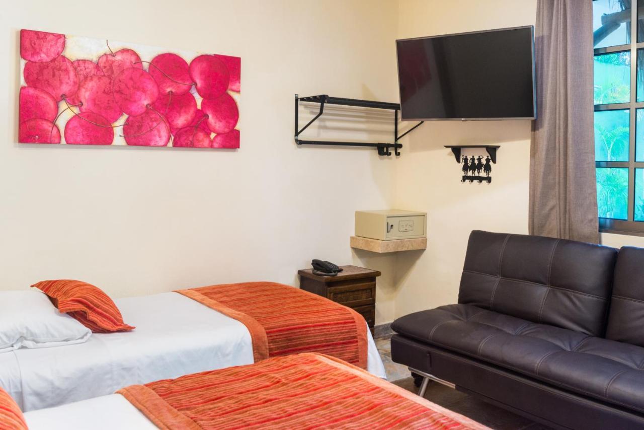 Alamos Inn Hotel Con Jacuzzi Y Piscina 칸쿤 외부 사진